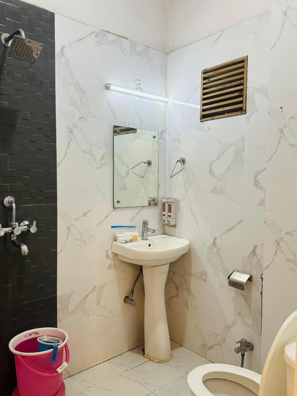 Hotel Deva Inn Varanasi Eksteriør billede