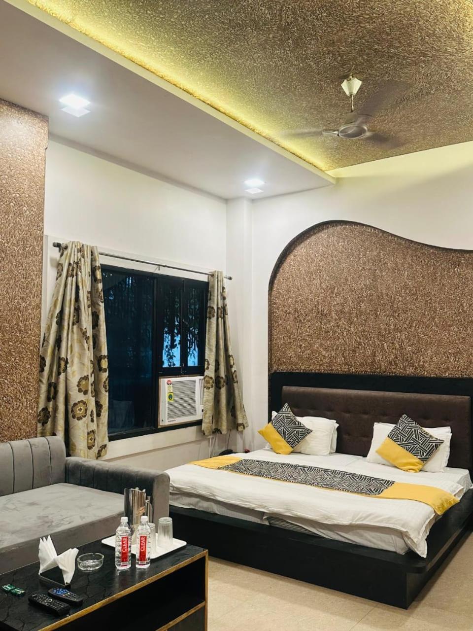 Hotel Deva Inn Varanasi Eksteriør billede