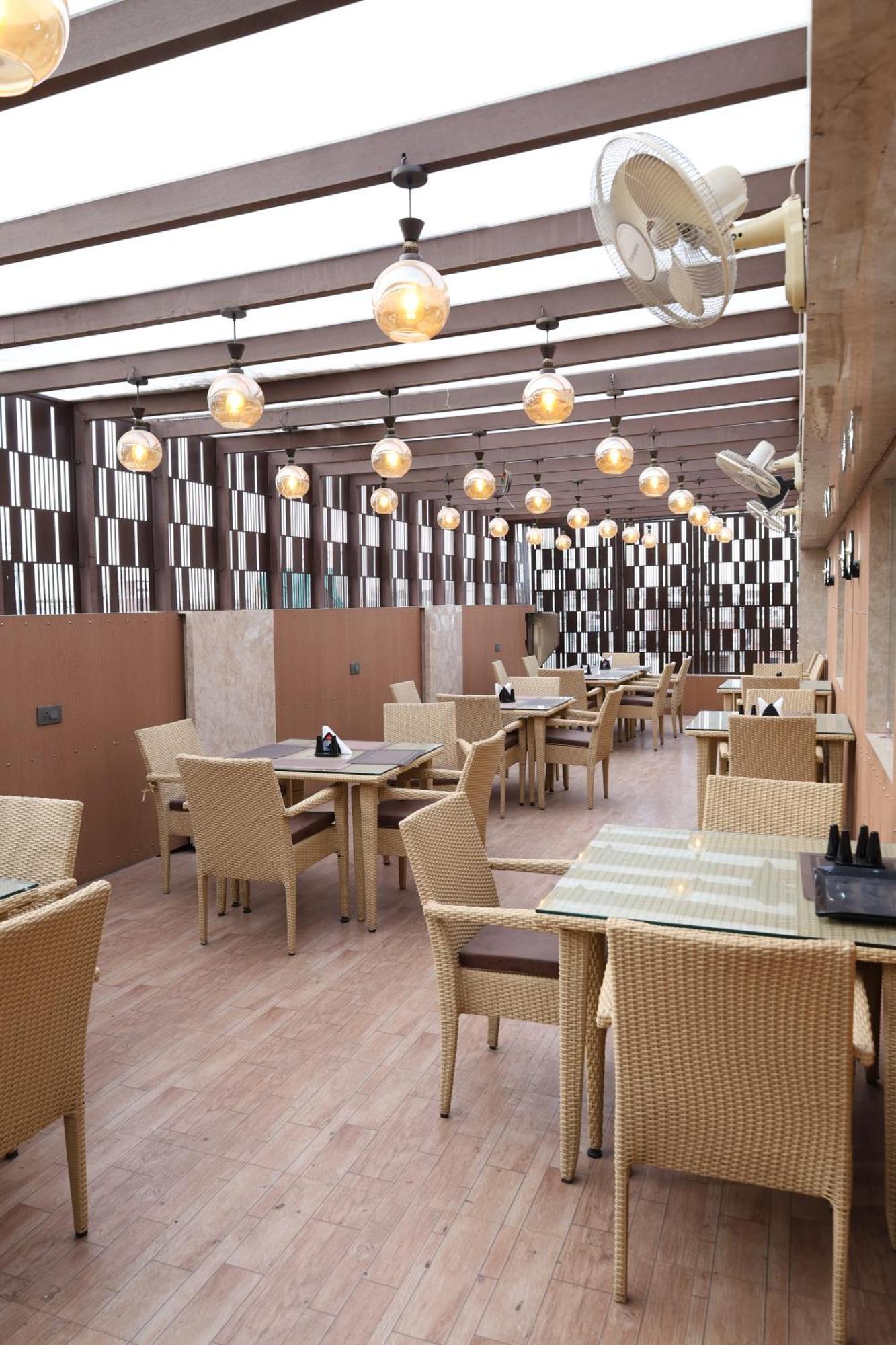 Hotel Deva Inn Varanasi Eksteriør billede