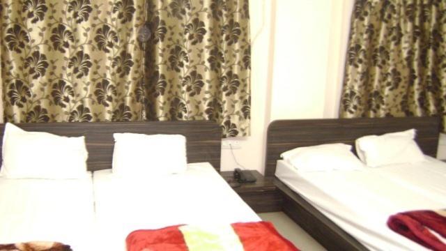 Hotel Deva Inn Varanasi Eksteriør billede
